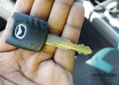 2005 Mazda Tribute S z USA, uszkodzony, nr VIN 4F2CZ04195KM30689